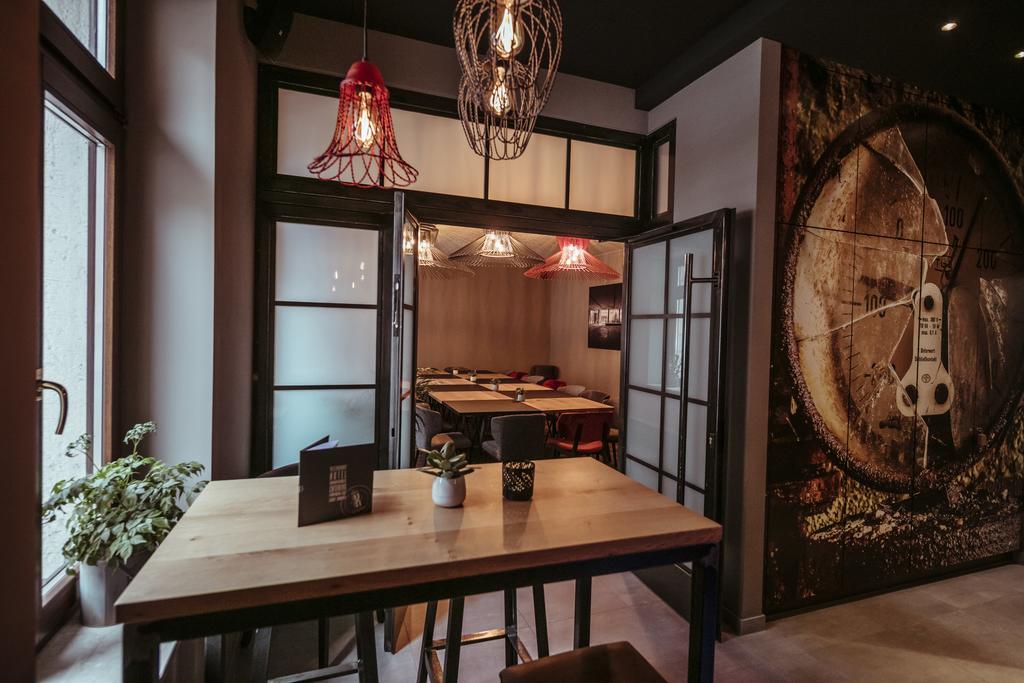 Alexxanders Hotel & Boardinghouse, Restaurant Кемниц Екстериор снимка